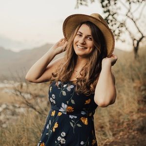 Meet your Posher, Hayley